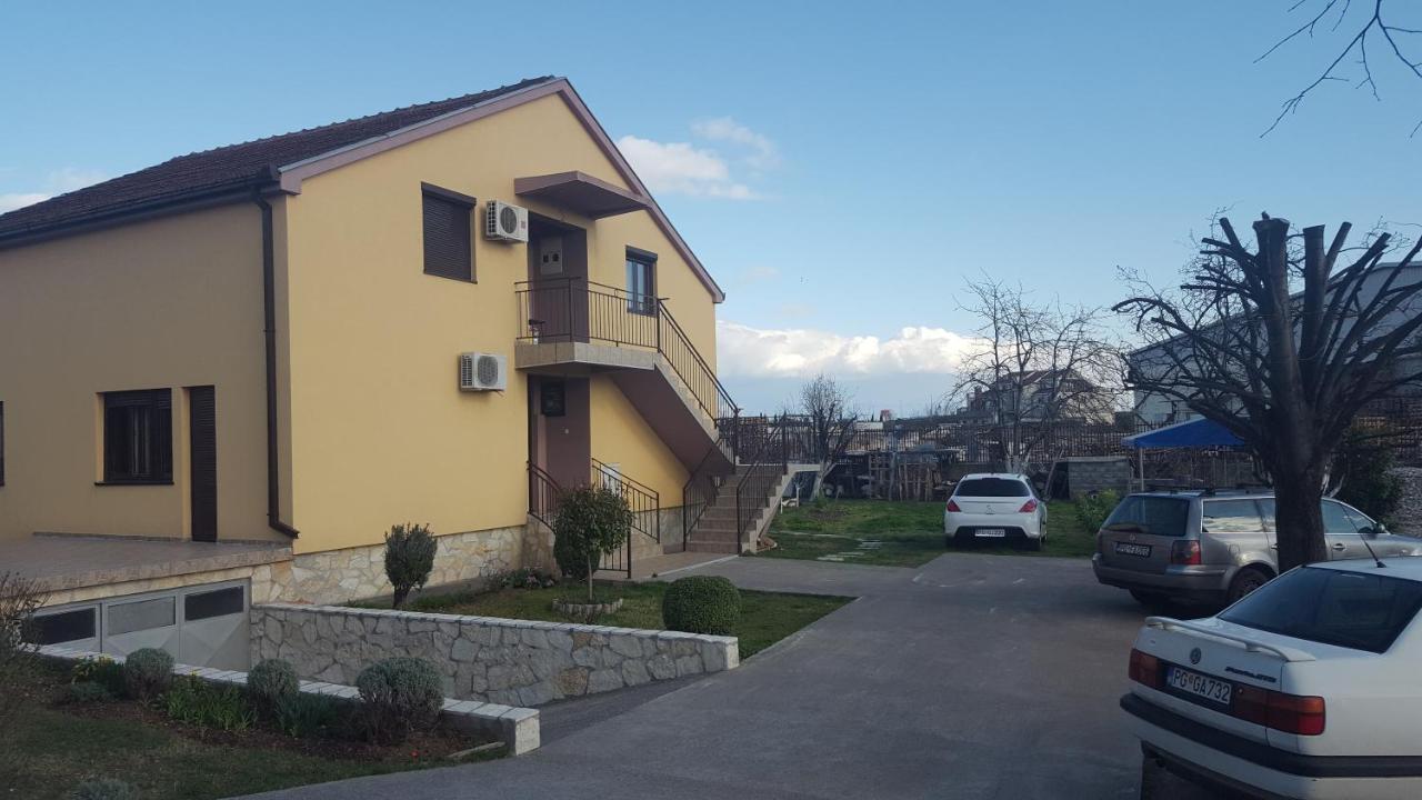 Hostel Vera - Airport Podgorica Mitrovici  Exterior foto
